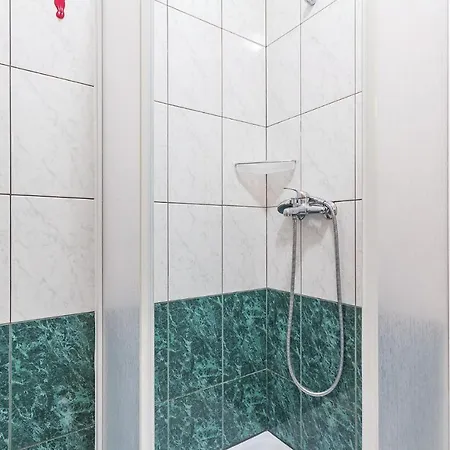 1 Bedroom Stunning In