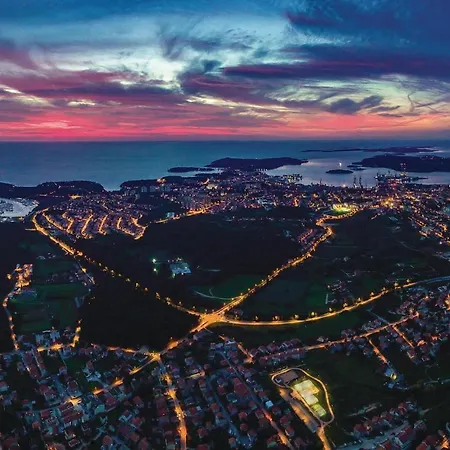 1 Bedroom Stunning In Apartment Pula