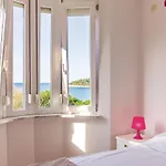 1 Bedroom Stunning In *