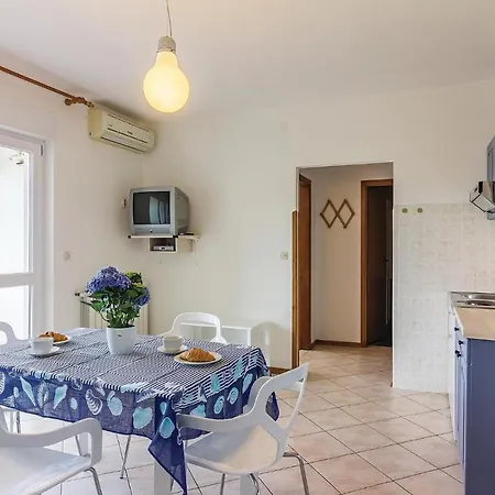 Appartamento 1 Bedroom Stunning In Pola