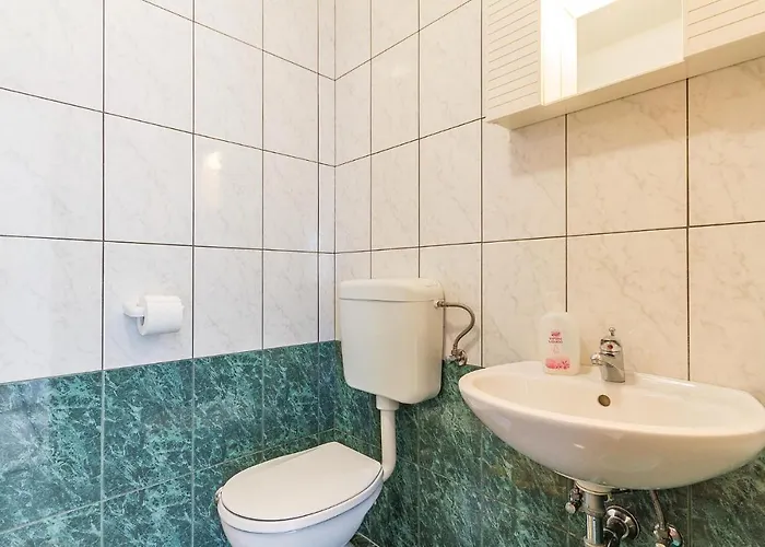 Appartement 1 Bedroom Stunning In *