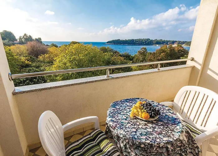 1 Bedroom Stunning In Appartement Pula